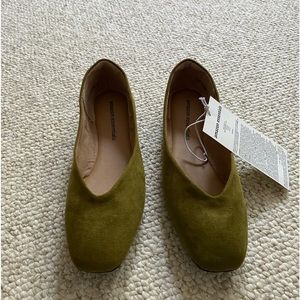 Amazon Essential Brand New Ballet Flats